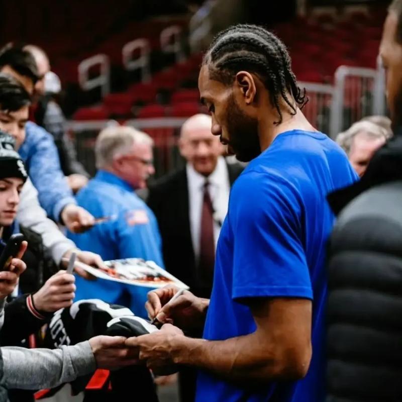 利物浦全力留住科纳特，格伊可能被取代，科纳特状态下滑，但球队仍视其为关键球员。（利物浦力保科纳特：状态下滑仍属核心，格伊位置或被取代）