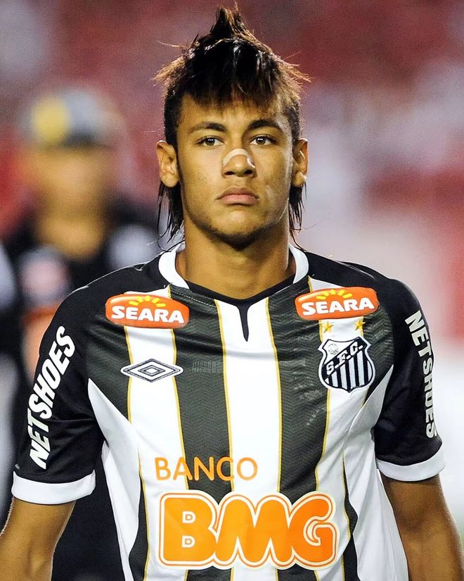 球迷协会公开反对赛制改动，呼声高涨（球迷协会发声抵制赛制调整，反对声浪高涨）