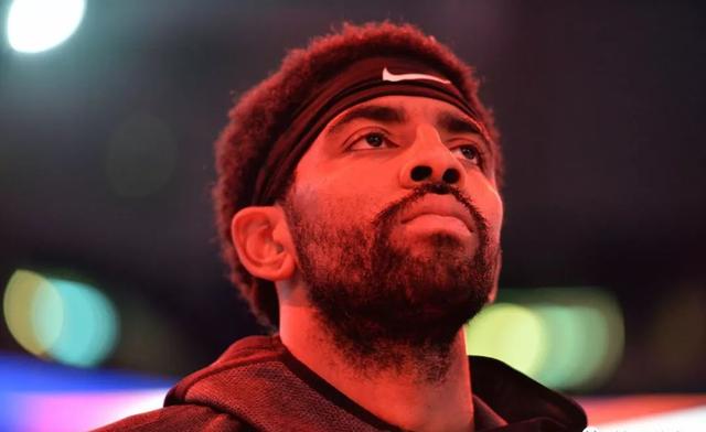 记者：里尔18岁中场布阿迪的团队否认球员与巴黎的转会传闻（记者：里尔18岁中场布阿迪团队驳斥与巴黎转会传闻）