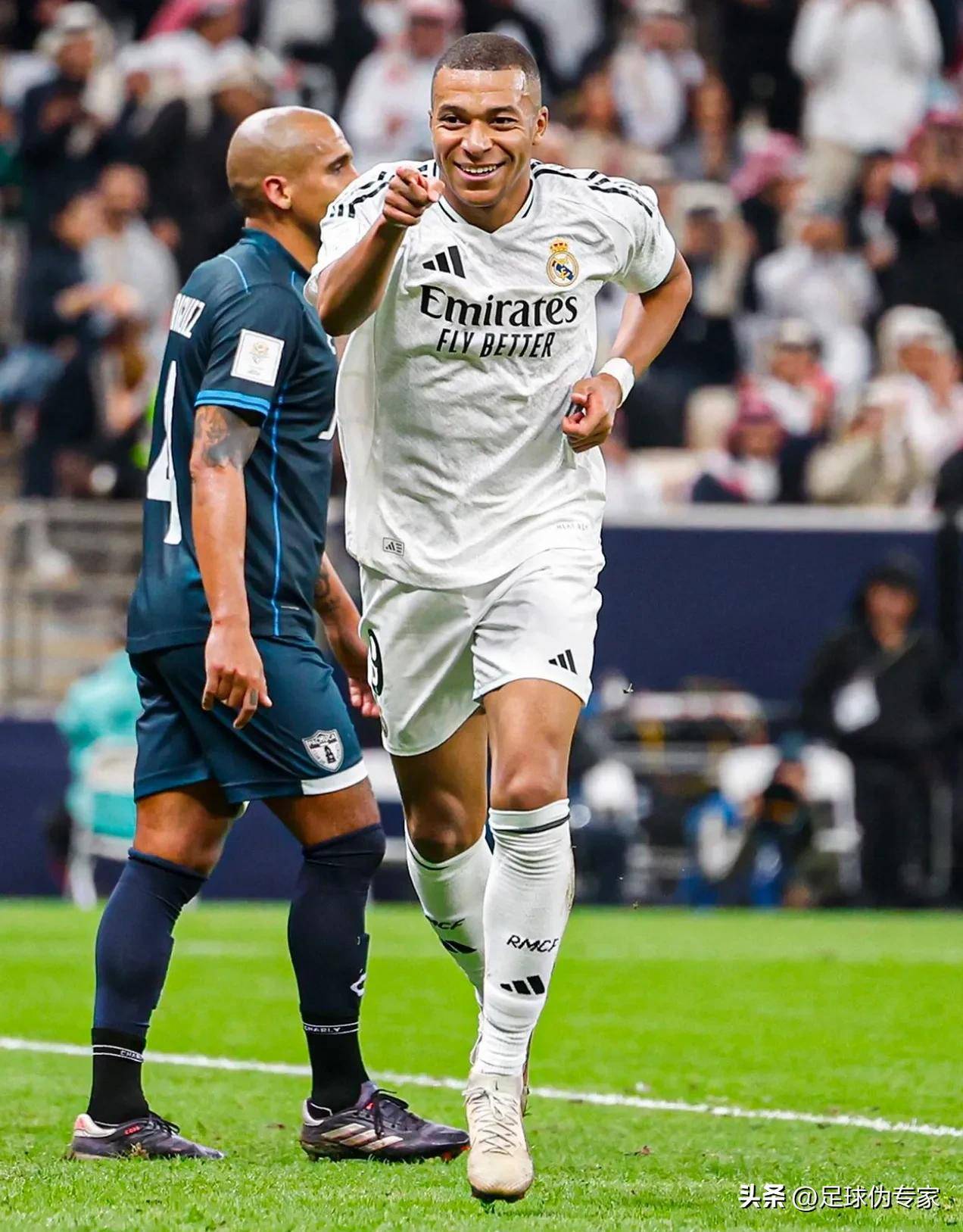 世体：德罗刚进一线队时不适应，巴萨教练组安排了强化训练（世体：德罗升入一线队初期适应不佳，巴萨教练组安排专项强化训练）