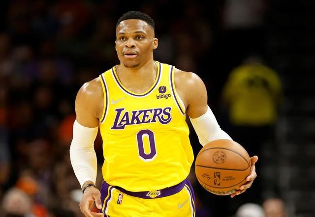 中超9／10月最佳球员候选：卡扎伊什维利、莱昂纳多、亚戈在列（中超9至10月最佳球员候选名单出炉：卡扎伊什维利、莱昂纳多、亚戈入围）