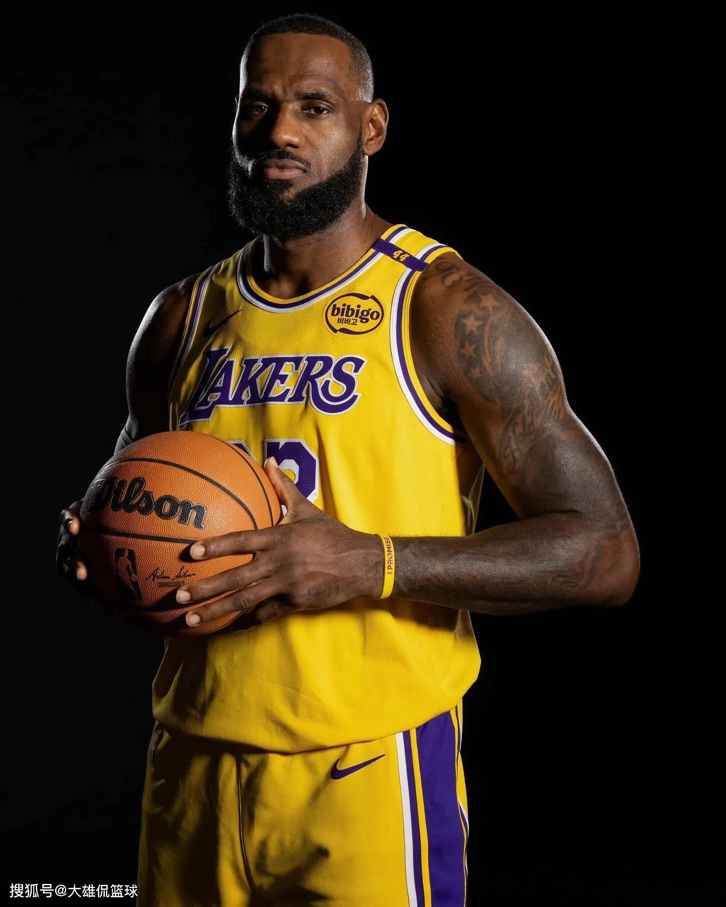 齐沃：在比赛的某个阶段全队都过度兴奋，缺乏清晰的思路（齐沃：比赛一度全队情绪过热，思路不够清晰）