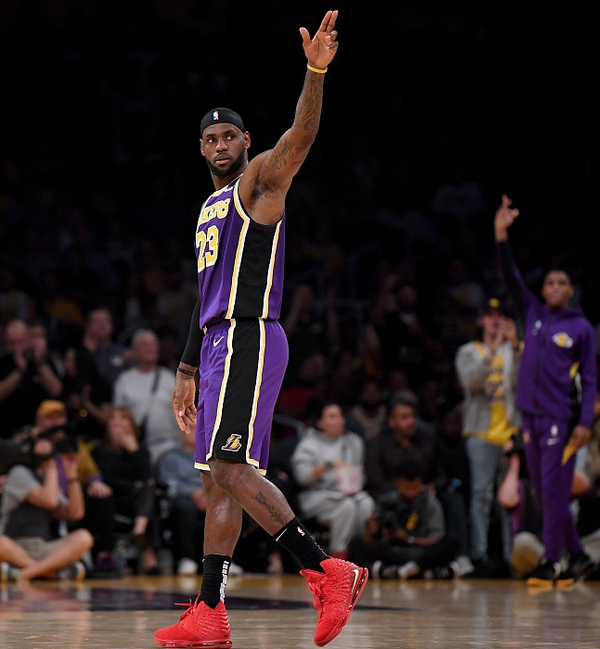 辽宁后场双星火力全开（辽宁后场双枪全面爆发）