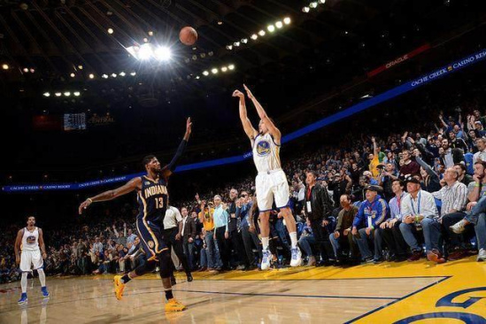 莫斯克拉手球送点，曼联获关键判罚（莫斯克拉手球造点，曼联拿到关键判罚）