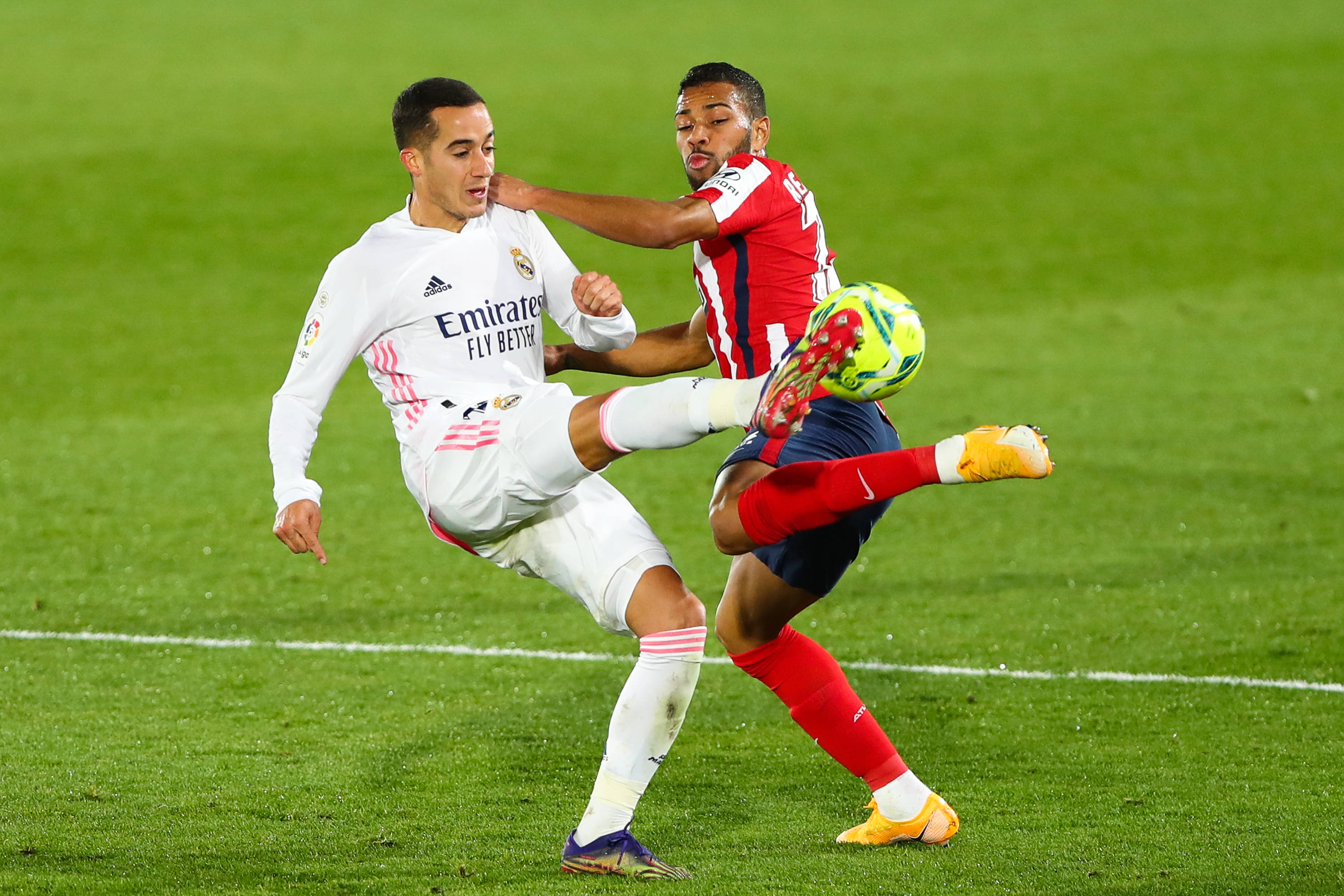 莫雷托：四五家英超中游俱乐部想引进埃永，还有一家有机会踢欧冠（莫雷托：多支英超中游球队追逐埃永，另有一队有望出战欧冠）