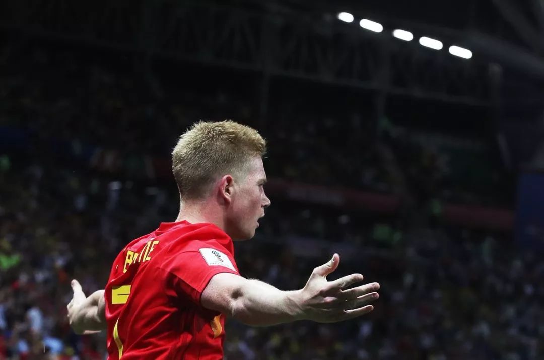 詹姆斯关键三分绝杀比赛（詹姆斯压哨三分终结战局）